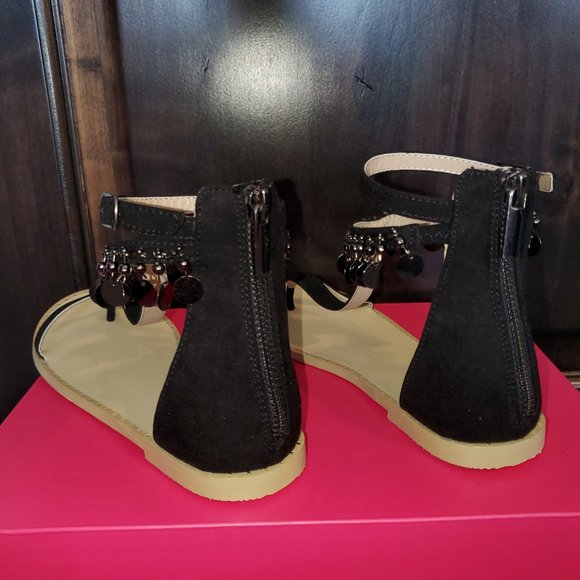 Flat black T-Strap sandal, 7.5 - Picture 5 of 6